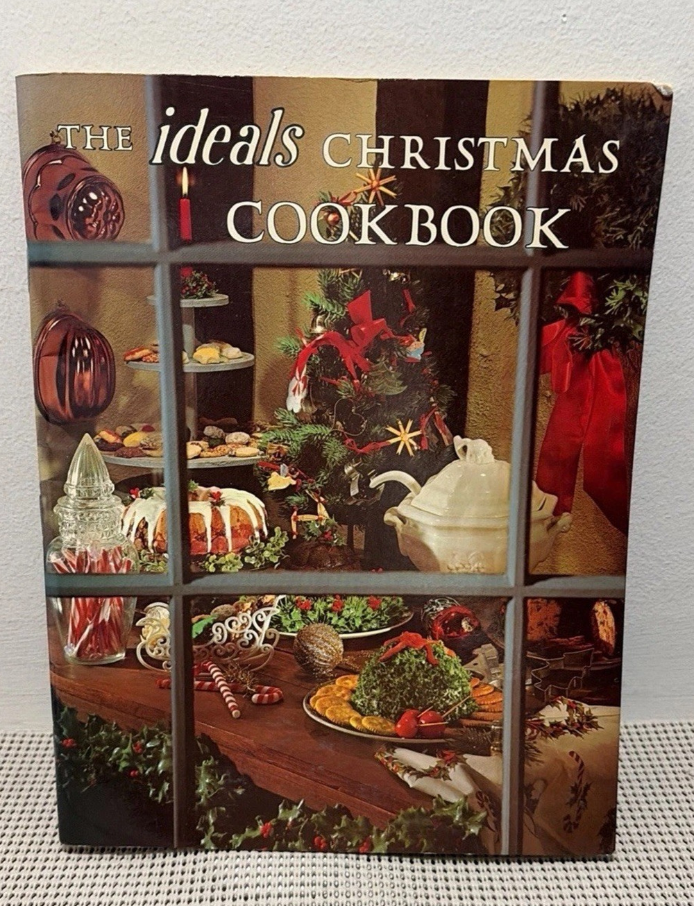 Ideals Christmas Cookbook by Ideals Publications Inc. Staff 1975